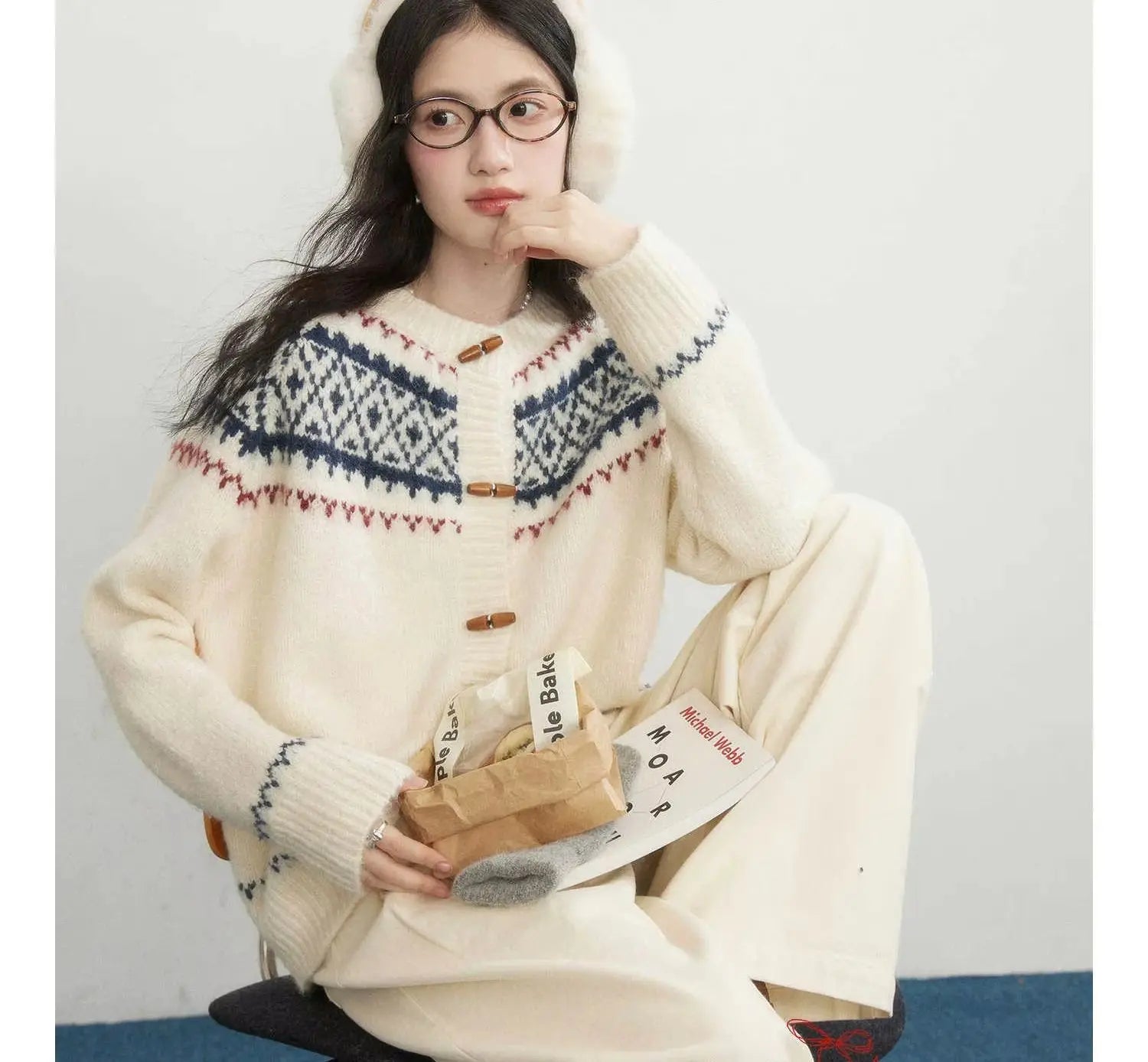 Retro Red Christmas Jacquard Sweater For Women 2025 Autumn/Winter New Collection With Horn Button Design Round Neck Cardigan